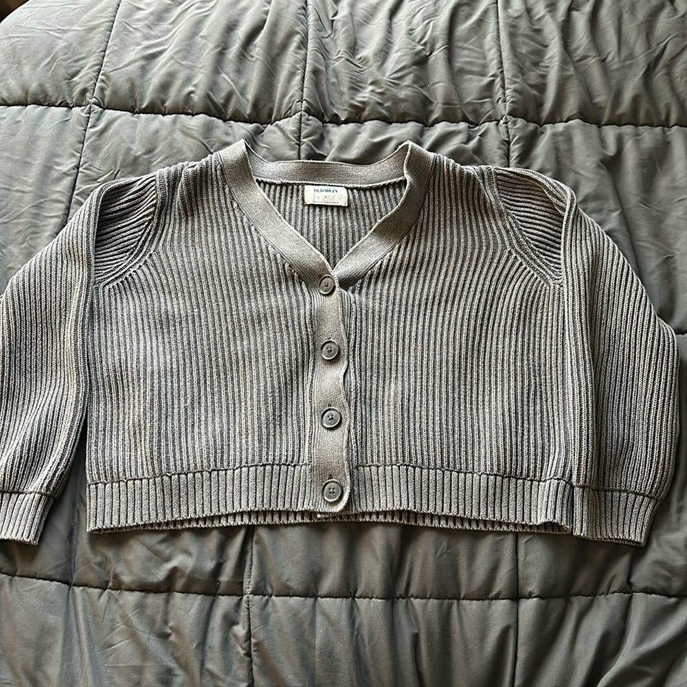 Old Navy gray cropped button cardigan